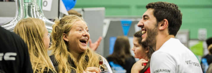 Students at Welcome Fair 2017, David Ross Sports Village, University Park 714x249