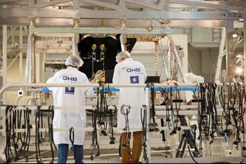 Engineers_working_on_one_of_the_first_six_Galileo_FOC_satellites_at_OHB_node_full_image