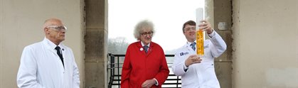 PeriodicTableofVideosLive Neil Barnes, Prof Sir Martyn Poliakoff and Minister Chris Skidmore