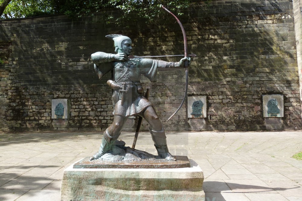 The Robin Hood statue outside the grounds of Nottingham Castle