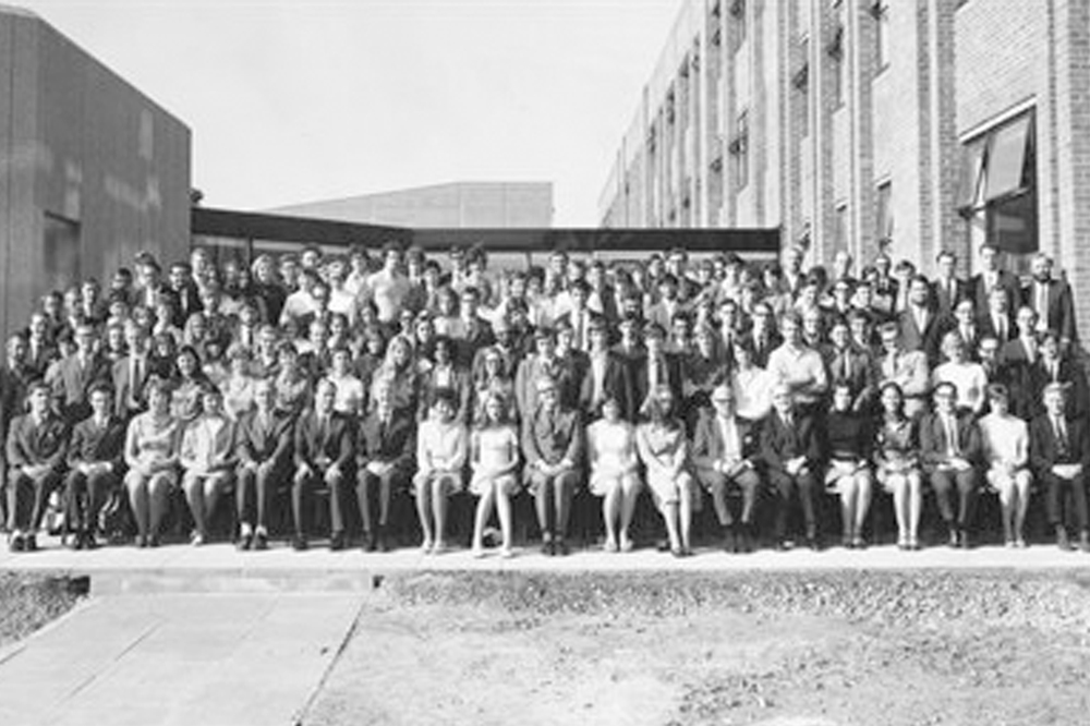 Group photo of the first students to the Medical School in 1970