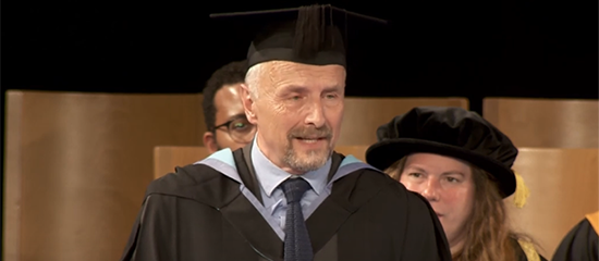 Nick Munro onstage 550x