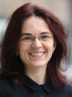 Professional head and shoulders photo of Simona Mateut