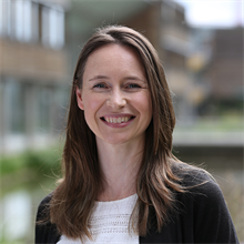 Professional head and shoulders photo of Elizabeth Nixon.