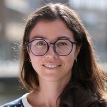 Head and shoulders photo Dr Evgeniya Lukinova