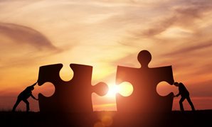 iStock-teamwork jigsaw