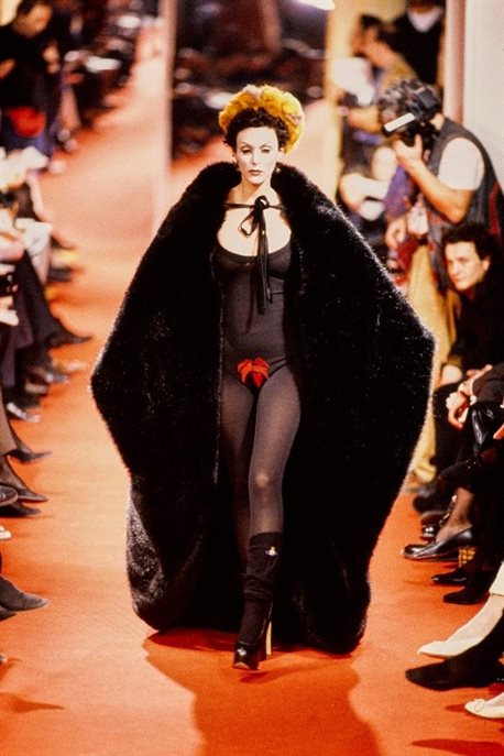 Figure 10: Vivienne Westwood, Fall 1993 Ready-To-Wear. Vogue Runway. Look 25.