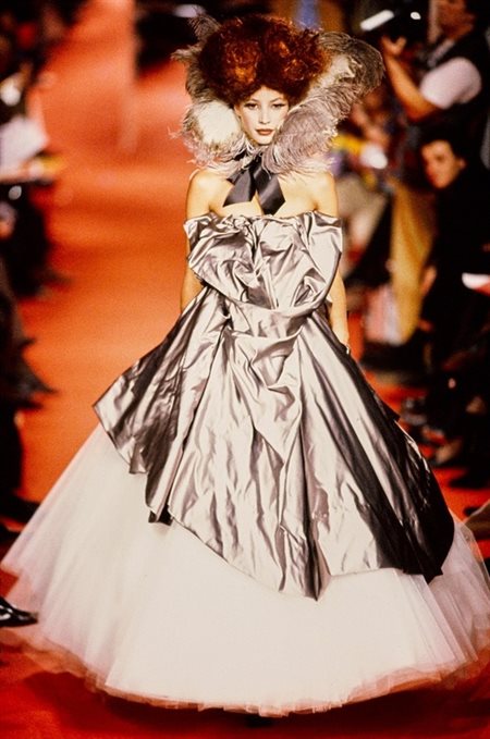 Figure 14: Vivienne Westwood, Fall 1993 Ready-To-Wear. Vogue Runway. Look 47.