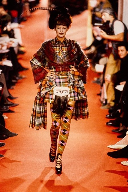 Figure 2: Vivienne Westwood, Fall 1993 Ready-To-Wear. Vogue Runway. Look 26.