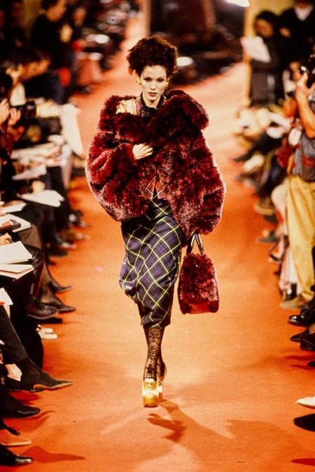 Figure 3: Vivienne Westwood, Fall 1993 Ready-To-Wear. Vogue Runway. Look 31.