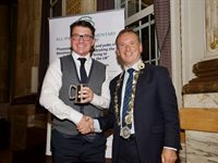 An academic from the University of Nottingham who has been instrumental in the establishment and delivery of a brewing apprenticeship programme has been named Brewer of the Year.