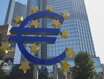 Rented vs. Owner-Occupied Housing and Monetary Policy