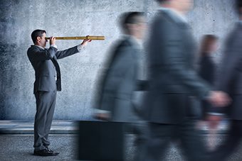 The importance of peers for compliance with norms of fair sharing