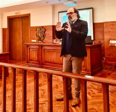 Dr Aris Georgopoulos presenting