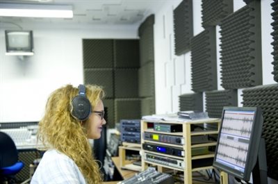 Nottingham student in digital lab