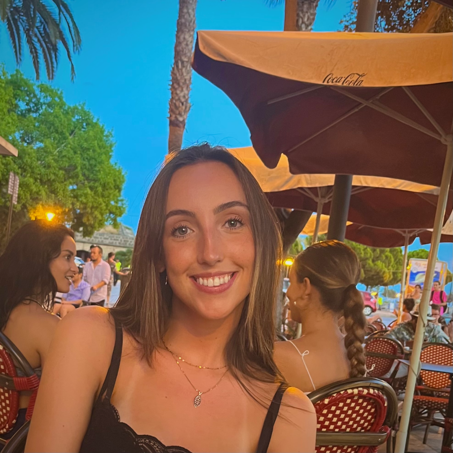 Mairead Devlin 900x900