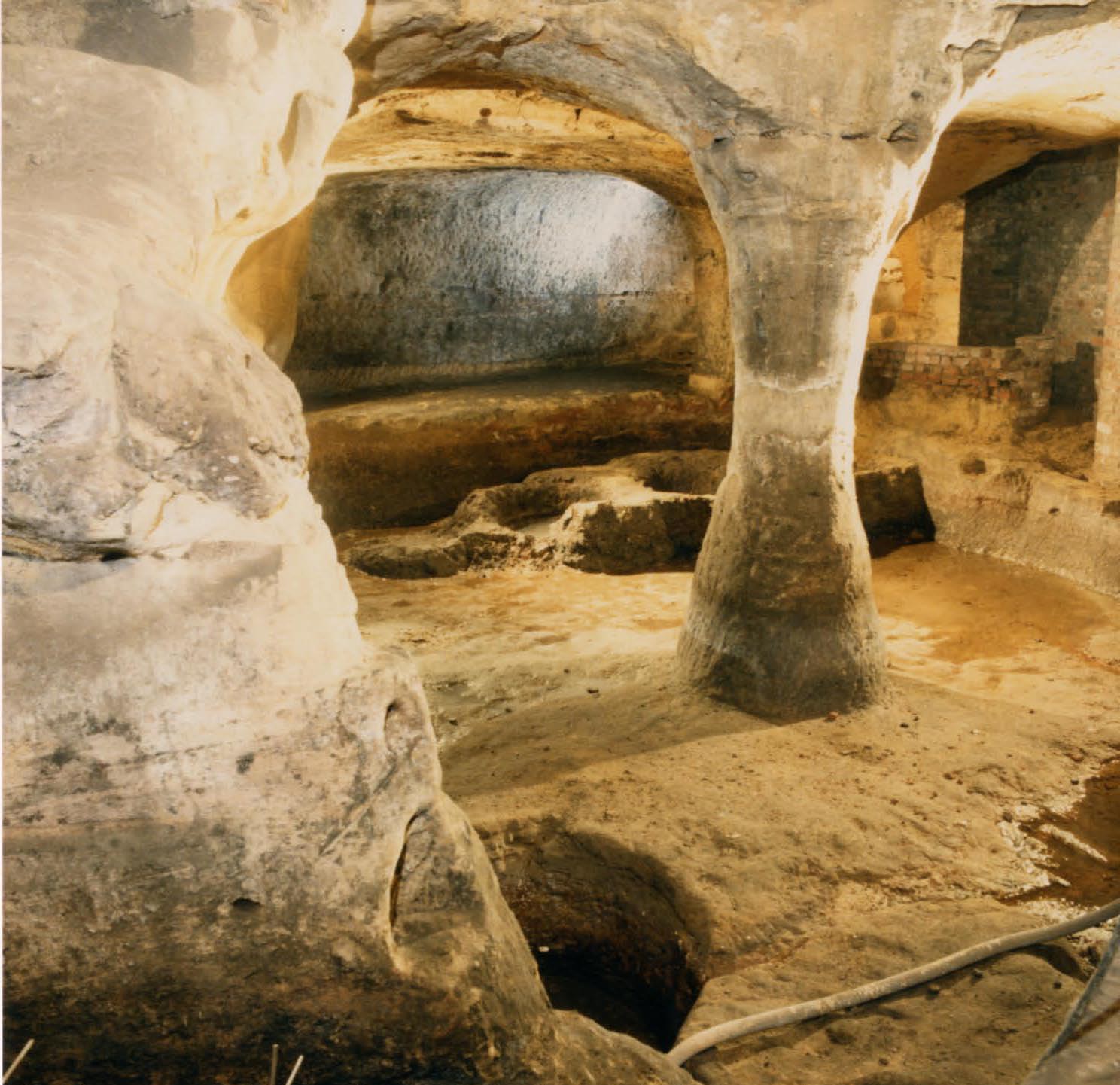 UoNMuseum_Pillar Cave