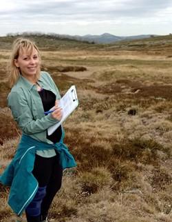 Dr Mariani collecting vegetation data in southeast Australia_Credit_Simon Connor