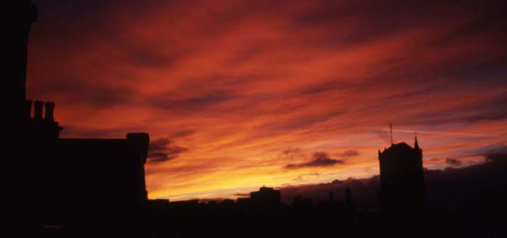 Sunset in Dundee © Neil Macdonald
