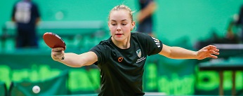 Mollie Patterson playing table tennis for the University of Nottingham