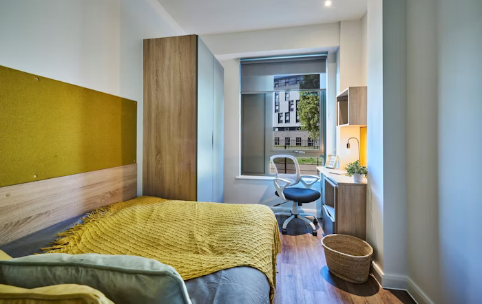 Deakins Place Ensuite Bronze Plus 