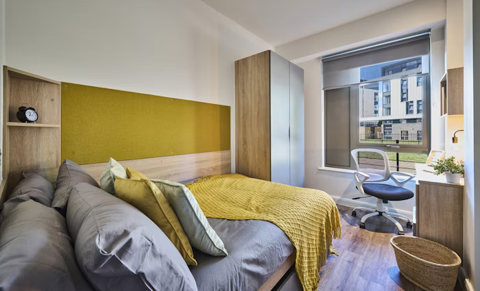 Deakins Place Ensuite Gold Plus 