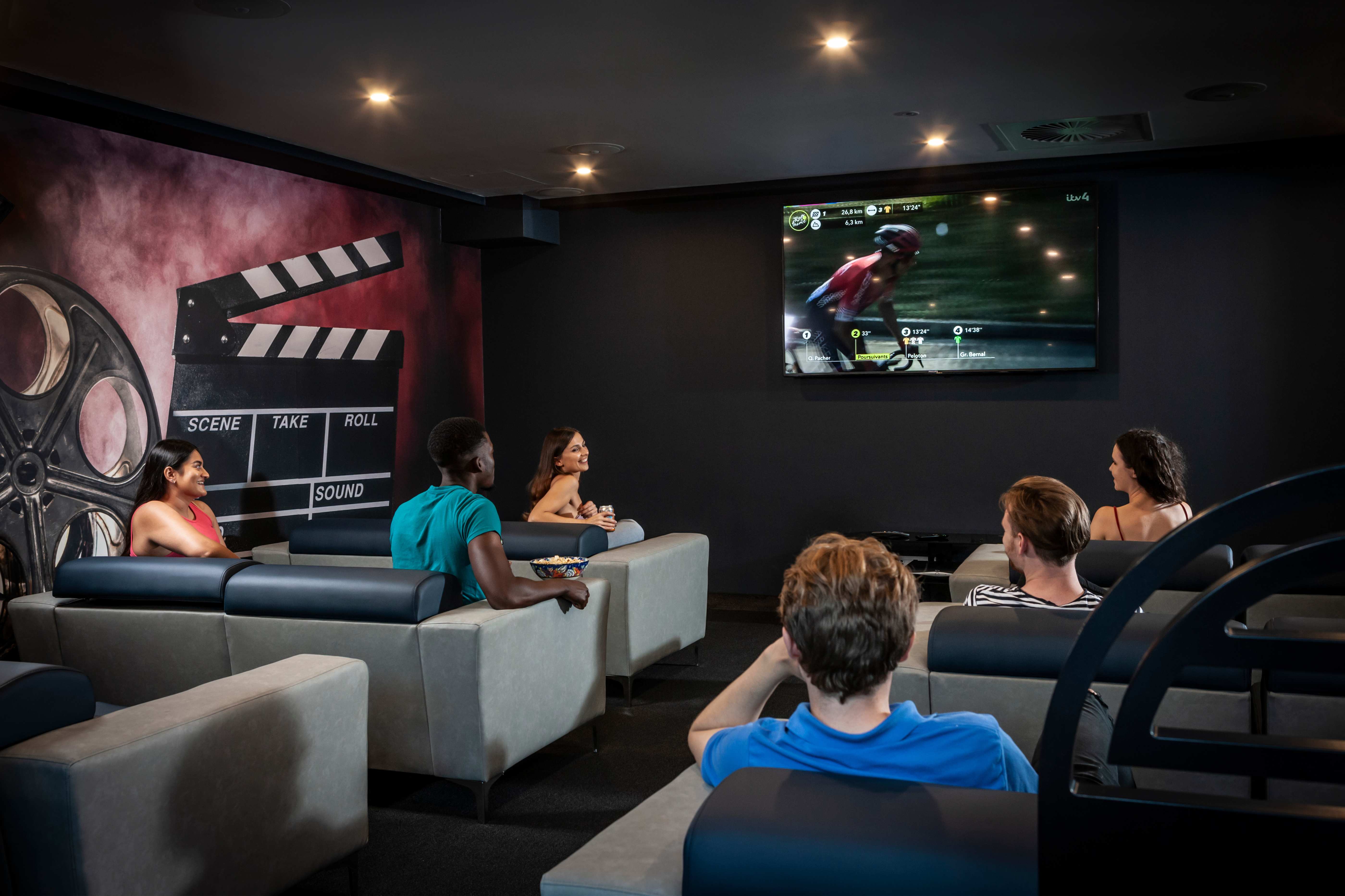 Cinema-E5I8020-Final