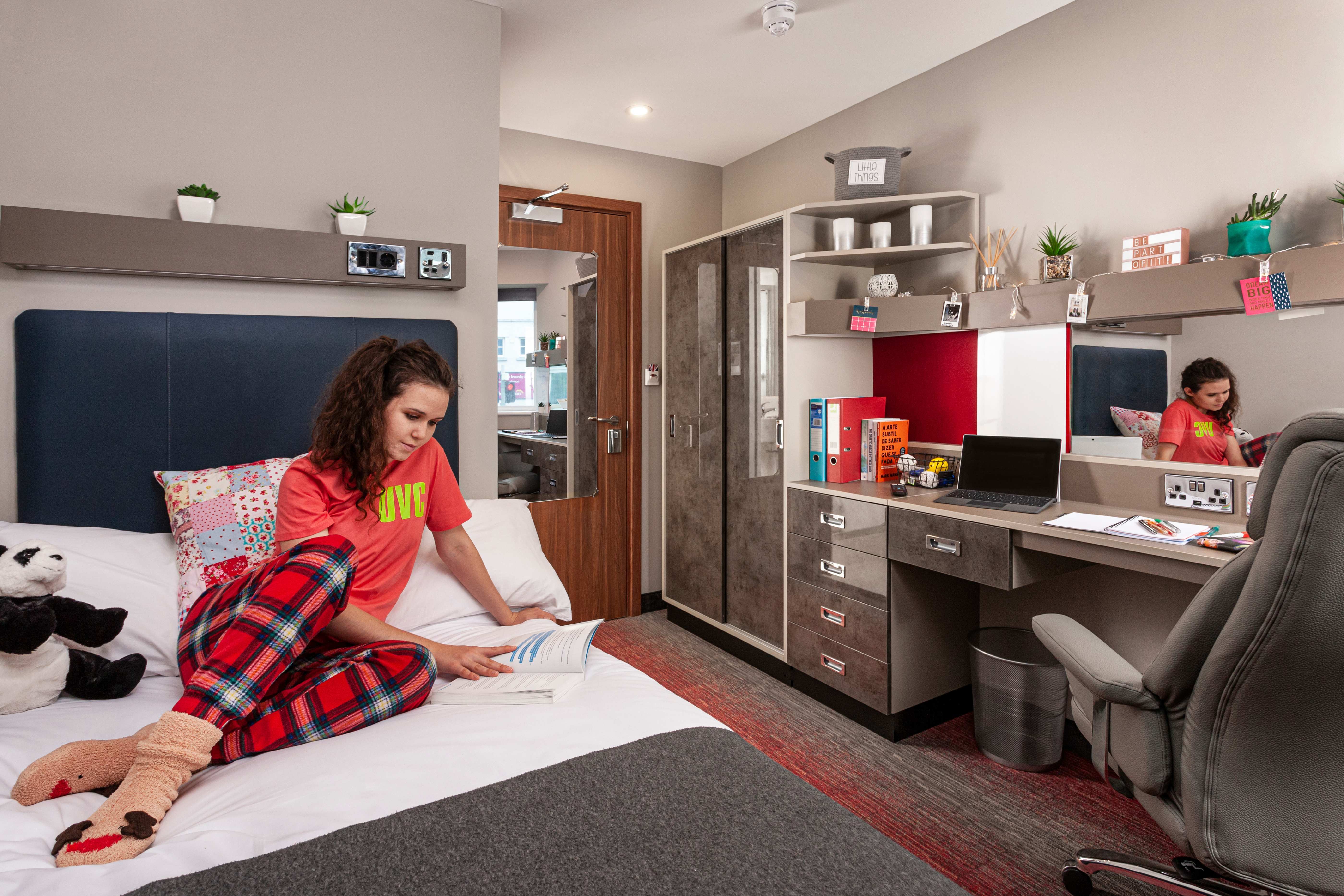 Gold Apt-E5I7030-Final