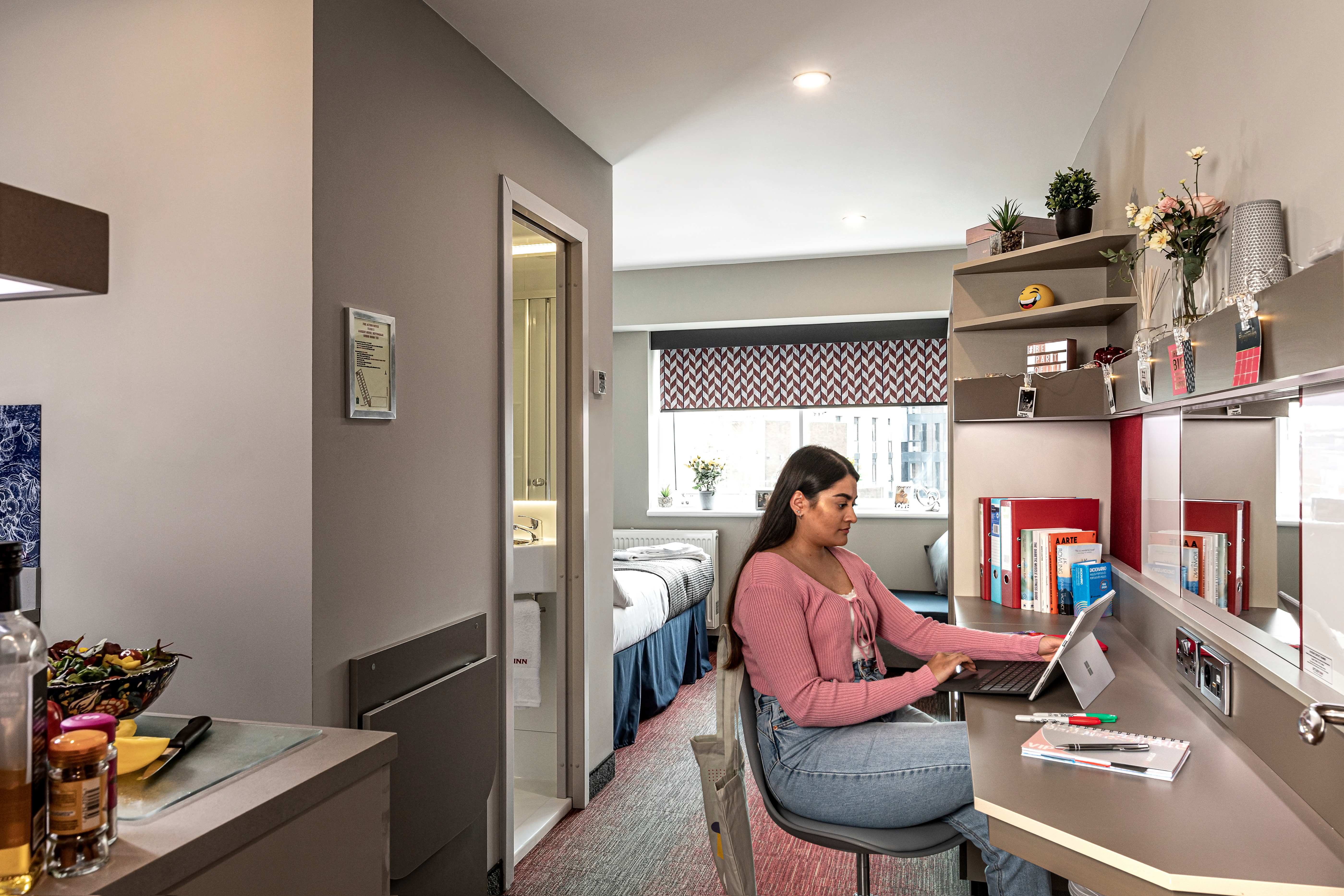 Silver Plus Studio D6A6851-Final