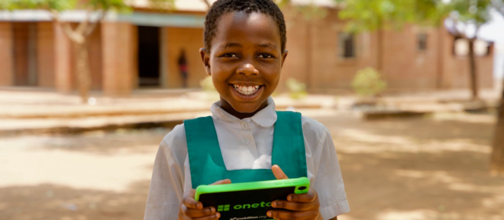 Malawi-child-with-app