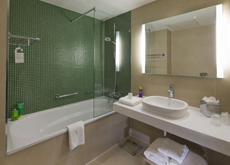 hotel-bathroom