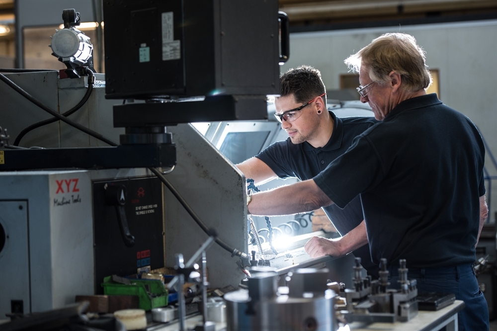apprentice working in the lab