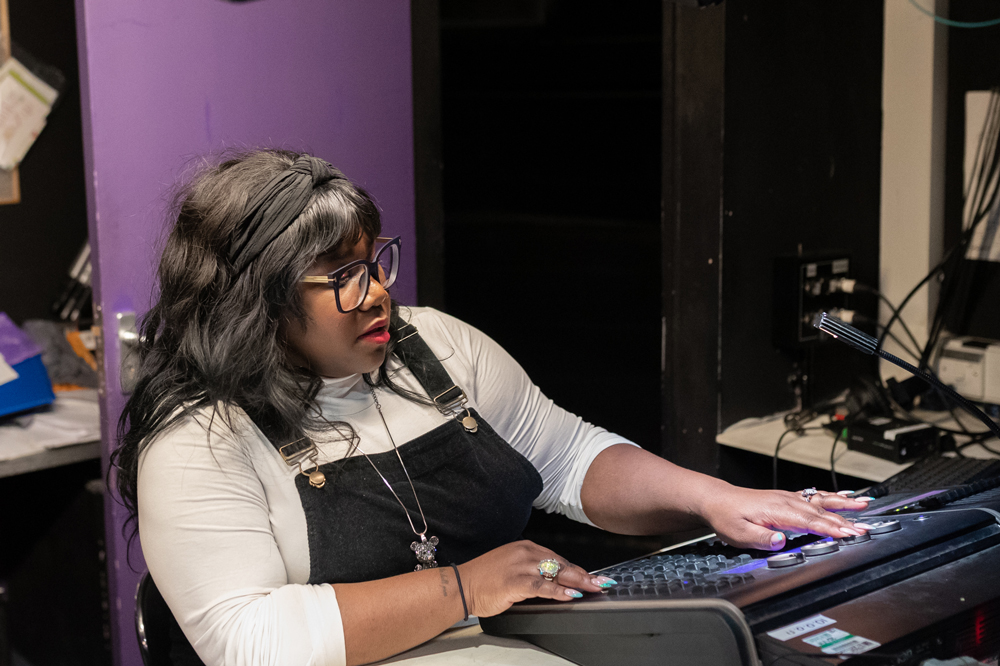 A student in the Nottingham New Theatre