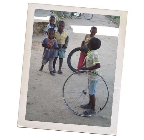 Photo illustrating onlooker play