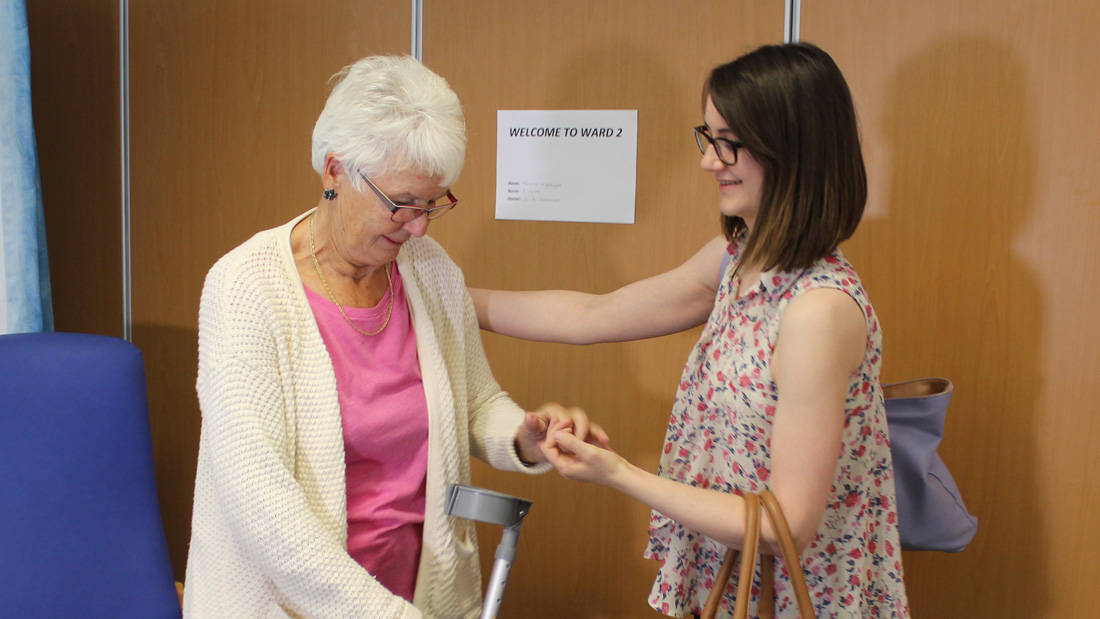 Florence leaving the ward with her daughter