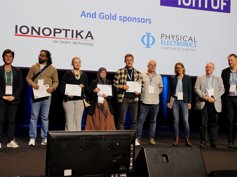 PhD student Anna Trzaska receiving the Rowland and Christine Hill Student Award for an outstanding research oral presentation at the SIMS International conference 2024.