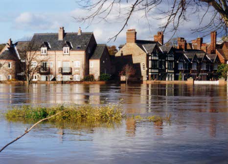 Flooded homes in York, 2000 © Neil Macdonald